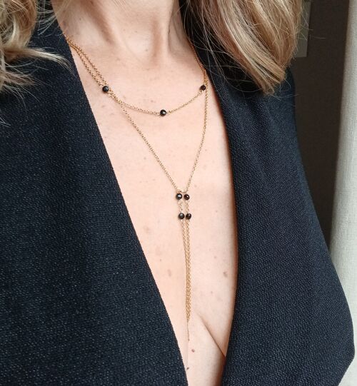 Collier femme en acier doré inoxydable- collier double avec perles noires.