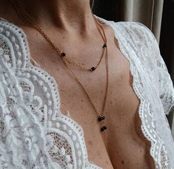 Collier femme en acier doré inoxydable- collier double avec perles noires. 3