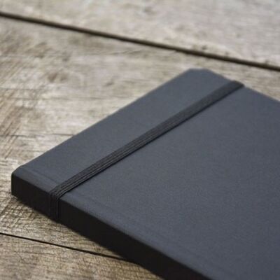 Cuaderno Lyonnais A5 - negro con sobrecubierta