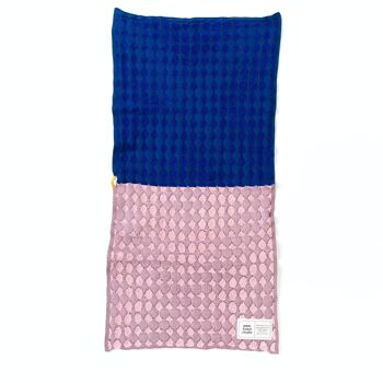 Serviette Pond Gym en Indigo Rose
45 x 85 cm 2