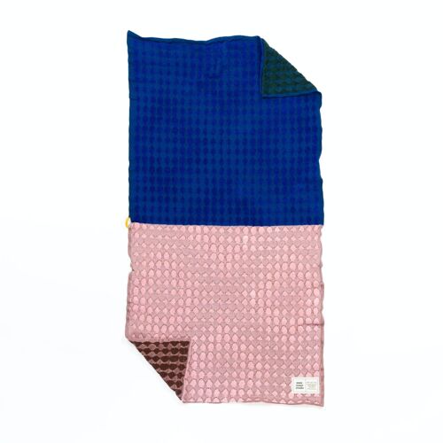 Pond Bath Towel in Indigo Rose
65 x 130 cm