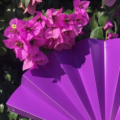 Fan, hand fan, violet opaque, self-closing, sustainable, waterproof
