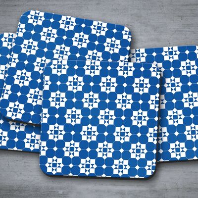 Dessous de verre design carreaux géométriques bleus et blancs, tapis de boissons décor de table