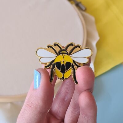 Bee Needle-minder