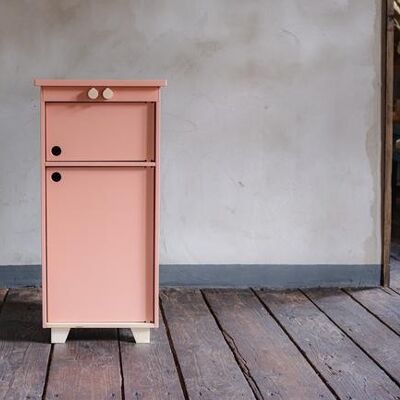 Réfrigérateur de jeu en contreplaqué rose poussiéreux