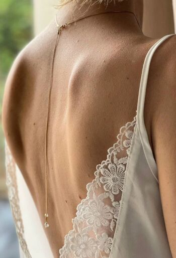 Bijou de dos mariage- collier robe dos ouvert, chaîne serpentine en laiton doré et ses perles en cristal de Swarovski- robe dos en v. 7