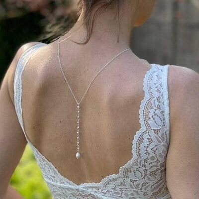 Sottile collana posteriore in argento con perle d'acqua dolce - gioielli da abito senza schienale.