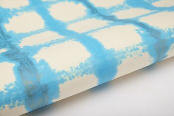 Feuille d'emballage cadeau teint à la main - Carreaux Turquoise 1