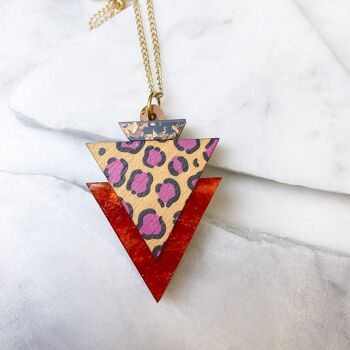 Collier pendentif triangle imprimé léopard orange sauvage