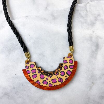 Statement-Halskette mit wildem orangefarbenem Leopardenmuster