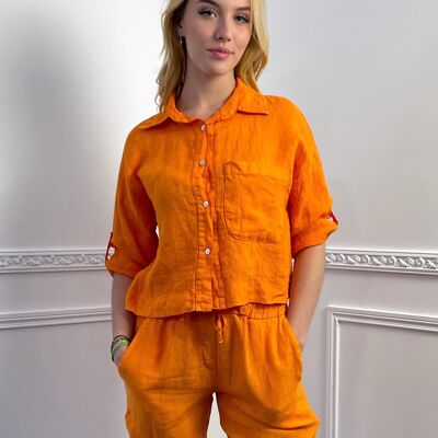 Kurzes orangefarbenes Leinenhemd
