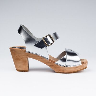 Silver sandal clog in interlaced leather