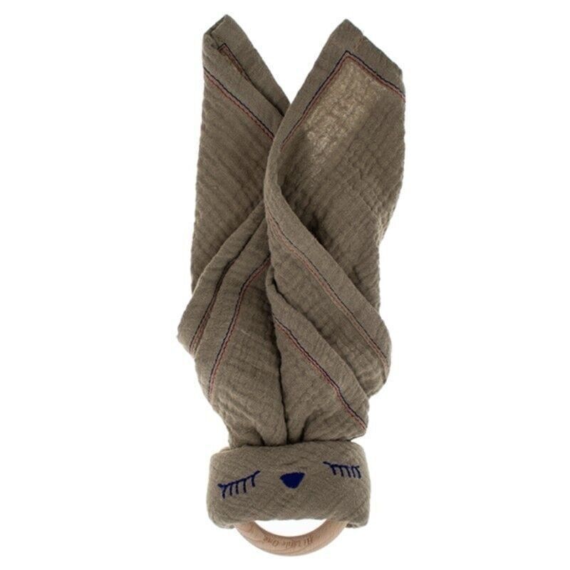 Doudou en coton bio Mousseline douillette Sleepy Bunny avec anneau de dentition en bois Dark Oak Light