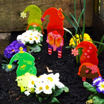 Family of Gonks SunCatcher Garden Decor Set mit 4 lustigen, leuchtenden Ziergartenpfählen, 30–23 cm, 30,5–22,9 cm hoch, Sammlerstück für Gärtner