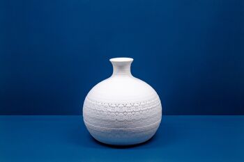 Lampe de table en porcelaine dans un vase de style oriental | Style contemporain & oriental | Veilleuse | Sculpté à la main | Fini mat en blanc 2