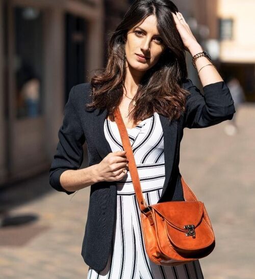 Achat Sac bandoulière pour femme en cuir fait main style vintage fermoir authentique  sac femme cuir. GYLO en gros