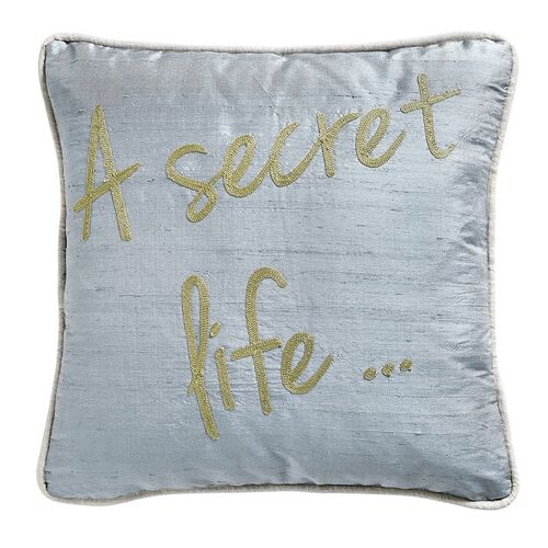 Coussin en Soie Sauvage Bleu Cendre "A secret life" – Lounge Fabrics