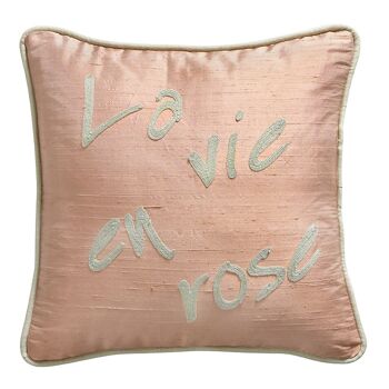 Coussin en Soie Sauvage Rose Corail "La vie en rose" – Lounge Fabrics 1