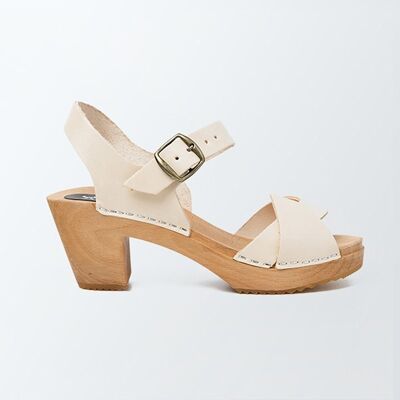 Natural sandal clog in interlaced leather