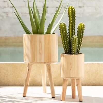 SET OF THREE CLASSIC NATURAL WOOD PLANTERS