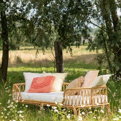 LETTO IN PIETRA DI RATTAN NATURALE