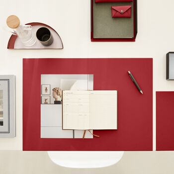 Set de bureau structure en acier moiré noir et cuir reconstitué rouge Ferrari - Comprenant valet de nuit, porte-stylo, bac à papier, porte-cartes de visite 7