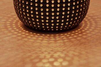 Lampe de table en porcelaine au design de lanterne noire | Style contemporain & oriental | Veilleuse | Finition mate sculptée à la main en noir 4