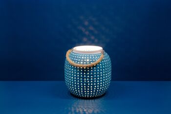 Lampe de table en porcelaine au design lanterne turquoise | Veilleuse de style contemporain et oriental | Sculpté à la main | Finition émaillée en turquoise 2