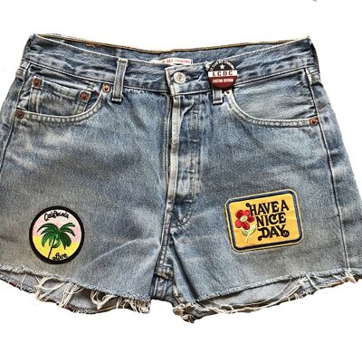 SHORTS IN DENIM CON PATCH