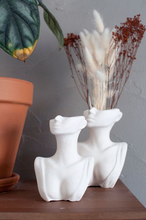 Buste Vase Lola pour fleurs séchées en Jesmonite