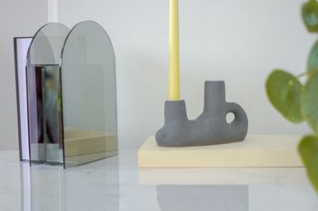 Vase en porcelaine au design martelé | Style contemporain | Fait à la main | Bougeoir | Couleur grise | Finition texturée et mate 4