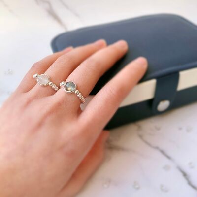 Elastischer Ring aus 925er Silber mit Edelstein