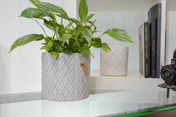 Cache-pot en céramique à motifs géométriques | Style treillis contemporain | Pot d'intérieur fait à la main | Finition émaillée en blanc 2