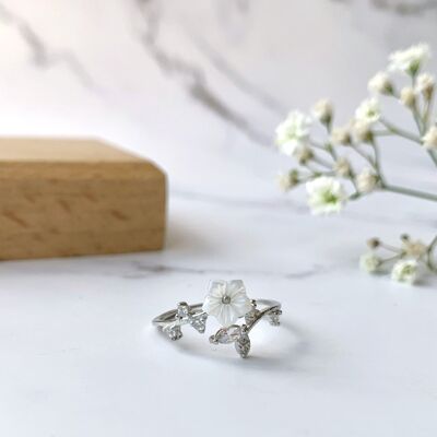 Bague Ajustable Fleur Coquille Blanche