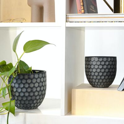 Pot de fleurs en ciment | Style contemporain | Pot à gobelet d'intérieur | Motif géométrique en treillis | Fini à la main dans une couleur noire