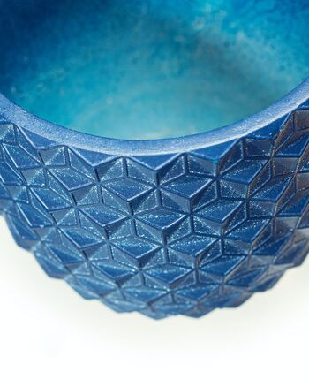 Pot de fleurs en ciment | Design inspiré du pin | Pot à gobelet d'intérieur | Motif géométrique 3D | Fini à la main dans une couleur marine 1