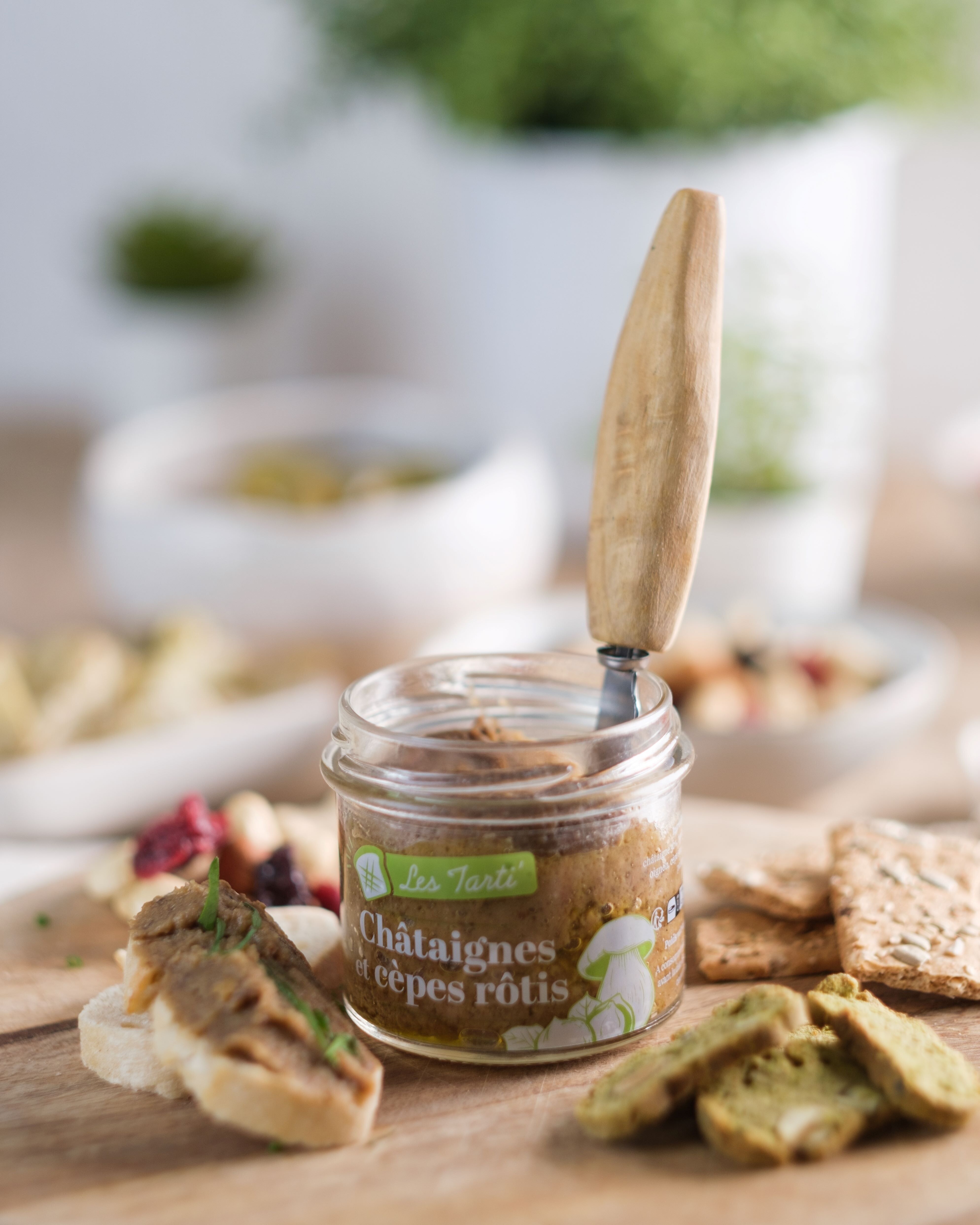 Spalmabile con castagne e funghi porcini arrostiti.