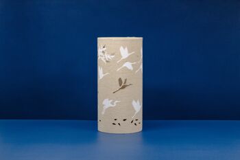Lampe de table en tissu de lin avec un design de grues et de bambous | sur le thème de la nature | Veilleuse | avec formes découpées 2