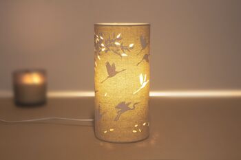 Lampe de table en tissu de lin avec un design de grues et de bambous | sur le thème de la nature | Veilleuse | avec formes découpées 5