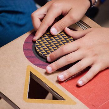 Boîte à jouets Montessori avec Playpotai Shapes attachez des formulaires de détachement 5