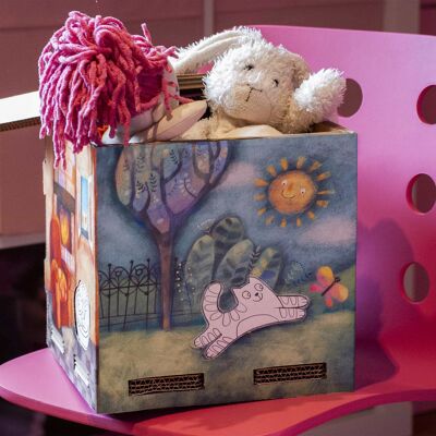 Montessori-Spielzeugkiste und Playpotai-Märchenlampe