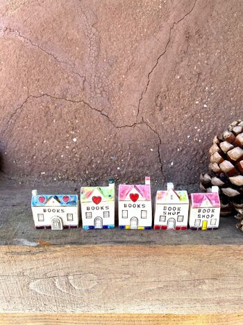 LIVRES Tiny Ceramic Houses 8