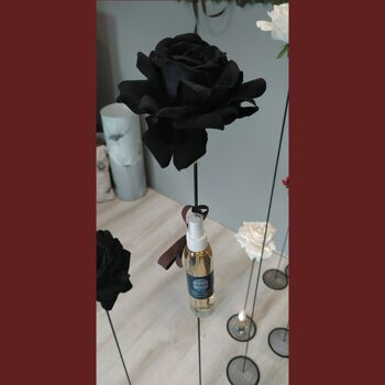 Trio de roses en tissu (velours) avec Deospray 125 ml (FÊTE DES MÈRES) 6