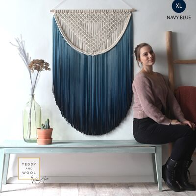 Tauchgefärbte Textilwandkunst – ALEXA – S: 12" x 16,5" – Marineblau