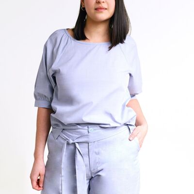 Gathered top IN-DYA in light blue with a cut-out at the back - organic cotton