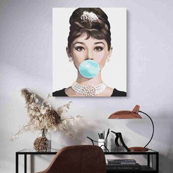 PEINTURE PAR NUMÉROS ® - Audrey Hepburn bubblegum - (Peinture par Numéros Encadrée 40x50cm) 2