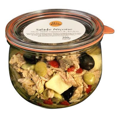Niçoise-Salat: Ein mediterraner Genuss im Glas, Thunfisch, kleines Gemüse und Sardellen für unvergleichliche Frische.