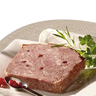 Venison Terrine and Cranberries: Sublime Fusion of Game and Berries for a Delicate Sweet-Salty Flavor.