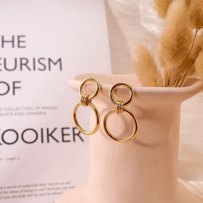 Boucles d'oreilles dorées, double cercle attachés par des anneaux