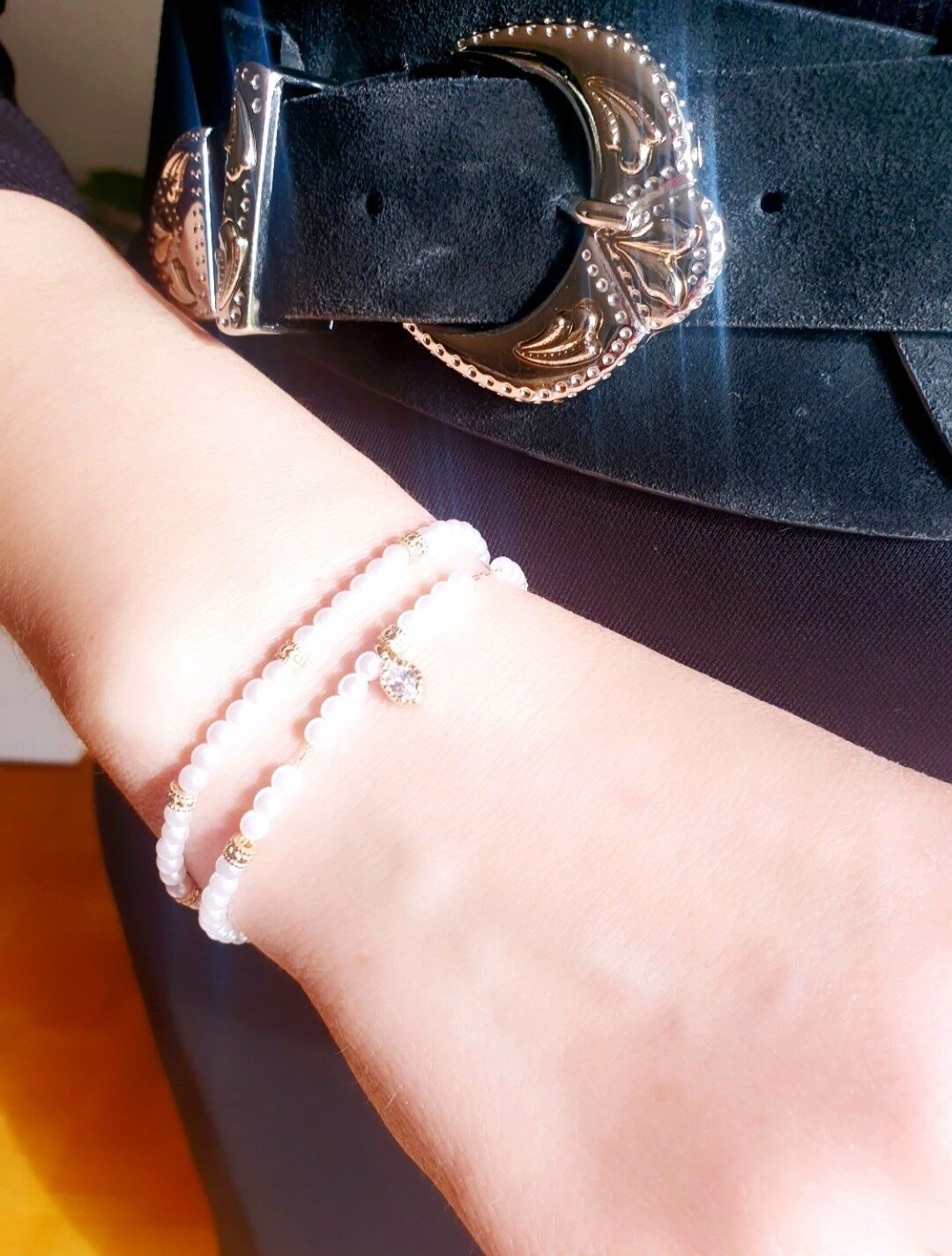 Bracciale placcato oro con perle bianche e ossido di zirconio